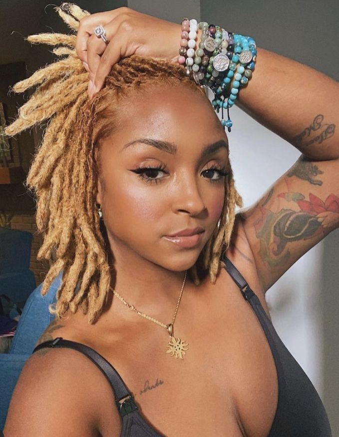 Blonde Locks Black Women, Short Blonde Locs Black Women, Blonde Ombré Locs, Blond Dreads Black Women, Gold Locs Black Women, Sandy Brown Locs Black Women, Two Strand Twist Loc Styles For Women Updo, Blonde Locs Black Women Dark Skin, Blonde Locs On Dark Skin