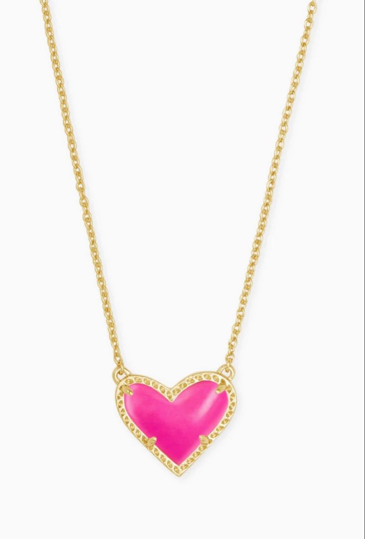 Kendra Scott Heart Necklace Hot Pink, Hot Pink Kendra Scott Necklace, Preppy Necklaces, Kendra Scott Necklace Elisa, Preppy Accessories, Dream Wishlist, Preppy Things, Preppy Jewelry, Preppy Stuff