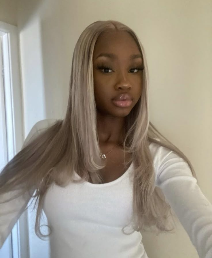 Darkskin Girls W Blonde Hair, Vanilla Hair Color, Women Blonde Hairstyles, Vanilla Blonde Highlights, Streaks Highlights, Vanilla Blonde Hair, Highlights Streaks, Vanilla Hair, The Halo Effect