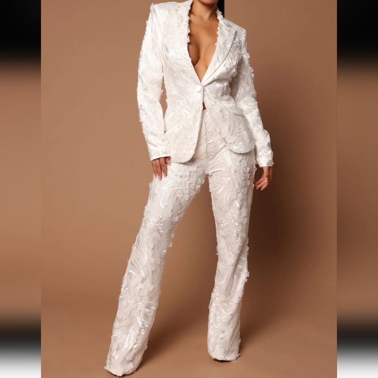 Novaluxe Kelsey High Wasted Pants Size Large White Lined Approximate Measurements: Waist: 16 Inches Rise: 14 Inches Inseam: 35 Inches 100% Polyester Women Pants Suits Wedding, White Lace Pant Suit, White Lace Suits For Women, Gold Pants Suit For Women, White Bridal Suit For Women, White Pantsuits For Women, All White Event Outfit, All White Party Outfits For Women, White Suits For Women Classy