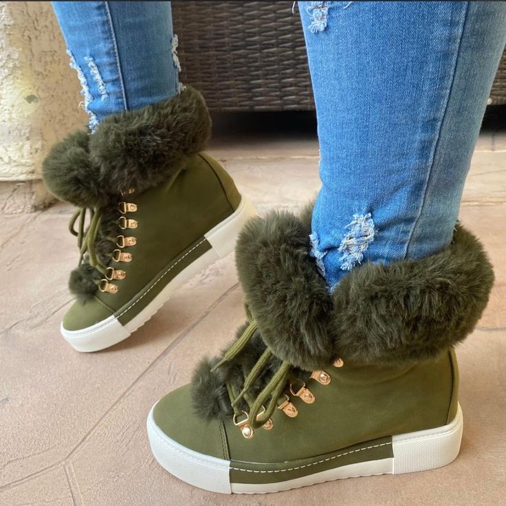 SIZING SUGGESTIONS: True fit for Most. Wedge: 1" Wedge Fur Collar and Upper. Leather Snow Boots, Short Ankle Boots, Winter Shorts, Shoes Boots Ankle, Snow Boots Women, Platform Ankle Boots, Winter Snow Boots, Snow Shoes, Fur Boots