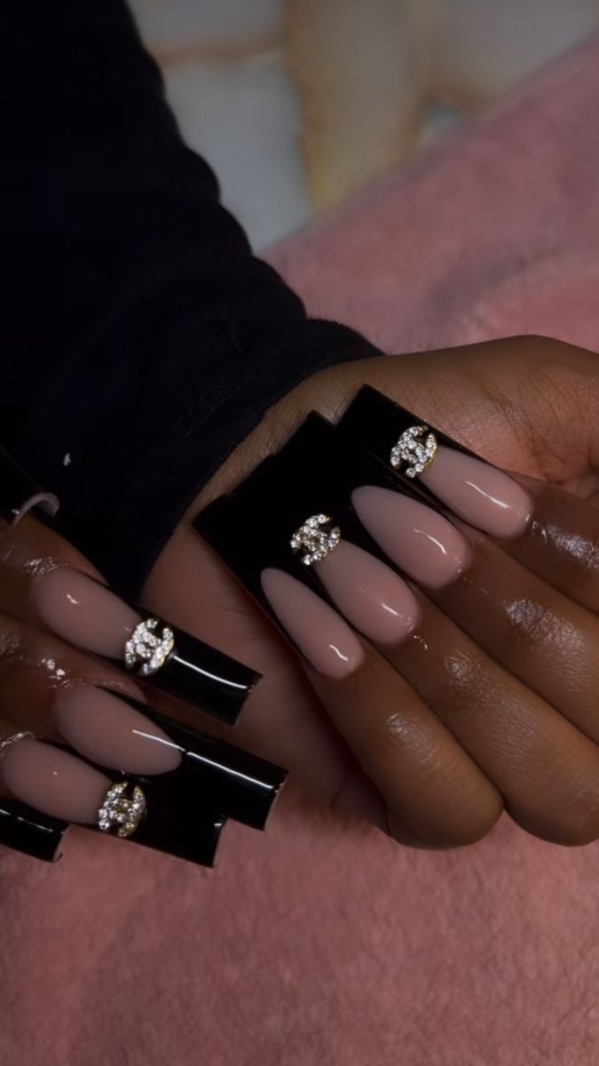 Black Nail Ideas Acrylic Coffin, Nails Acrylic Square Long, Long Nail Inspo Baddie, Black Red Bottom Nails, Red And Black Nails Acrylic, Black And Red Acrylic Nails, Black Bling Acrylic Nails, Red Bottom Acrylic Nails, Long Baddie Nails