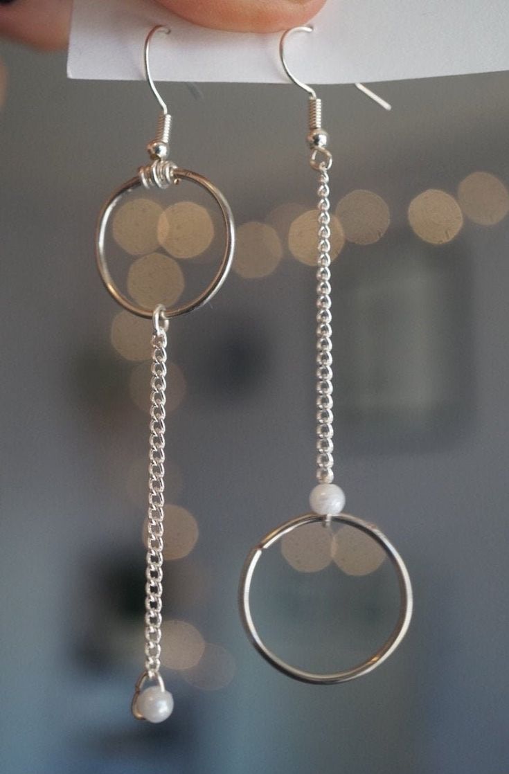 Mismatched dangly earring. Can be made in either silver or gold. Dangly Earring, Earring Designs, Mismatched Earrings, Dangly Earrings, Designer Earrings, Jewelry Earrings Dangle, Dangle Drop Earrings, Dangle Earrings, Jewelry Earrings