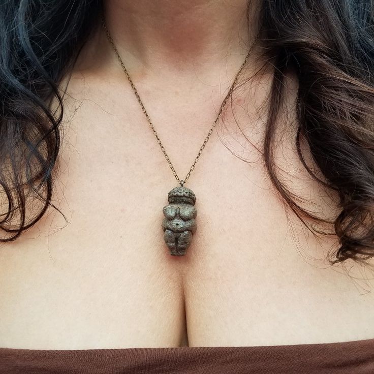 Paleolithic Jewelry, Explorer Aesthetic, Artifact Hunting, Venus Jewelry, Paleolithic Art, Primitive Jewelry, Venus Of Willendorf, Goddess Jewelry, Dream Aesthetic