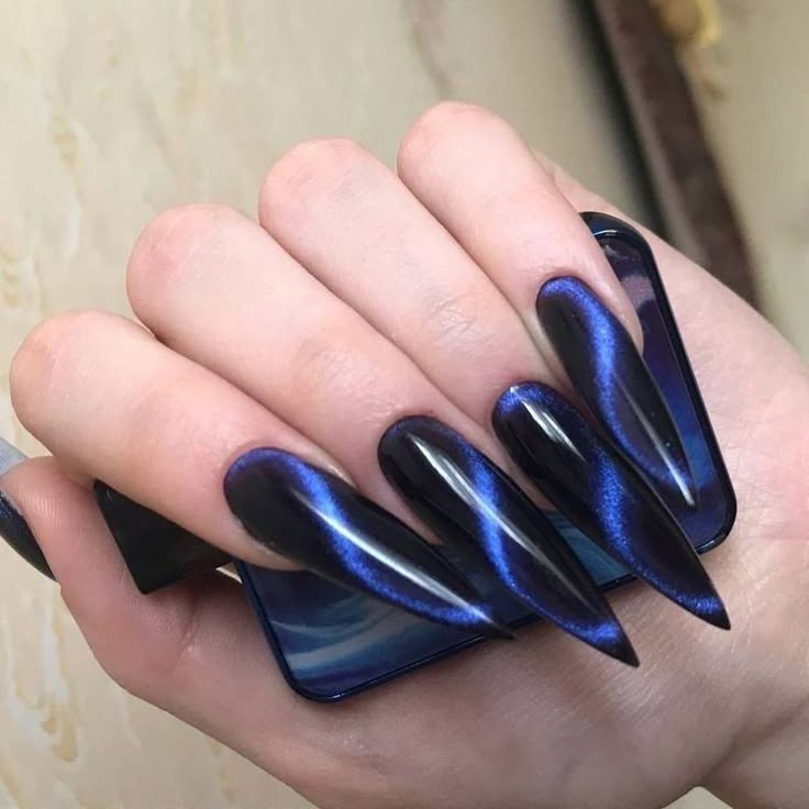 black stiletto nails , electric blue nails , long nails Ongles Goth, Black And Blue Nails, Blue Stiletto Nails, Nail Art Designs For Beginners, Nail 2023, Easy Nail Art Designs, Black Stiletto Nails, Black Acrylic Nails, Blue Acrylic Nails