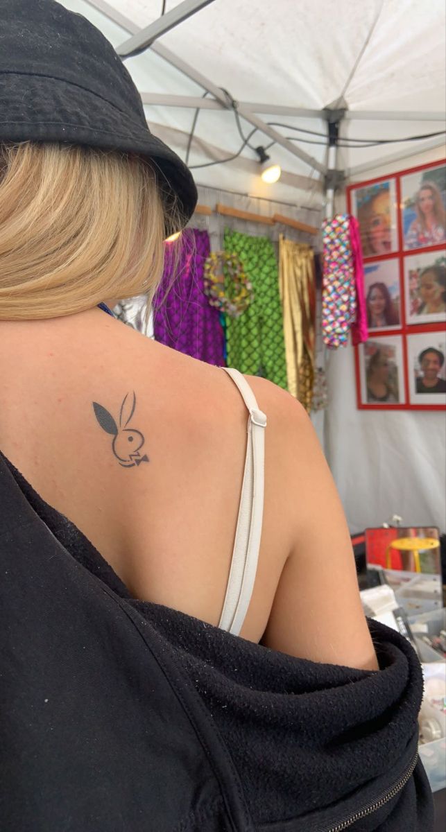 playboy bunny
playboy
bunny tattoo
shoulder tattoo
playboy bunny tattoo Playboy Tattoo Design, Play Boy Tattoo, Playboy Bunny Tattoo Design, Playboy Bunny Tattoo, Playboy Tattoo, Bestie Tattoos, Bunny Tattoo, Le Tattoo, Tattoo 2024