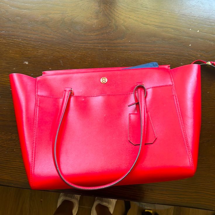 Brand: Tory Burch Material: Leather Handles: 2 Pockets: 6 Type: Purse/Tote Original Price: $398 I Am Selling For $200 The Bag Is In Good Condition And Used Lightly Comment Below If You Have Any Questions Red Shoulder Bag With Gold-tone Hardware For Work, Luxury Red Shoulder Bag For Work, Elegant Red Shoulder Bag For Work, Elegant Red Shoulder Bag For Office, Zip Tote, Red Purses, Tory Burch Bag, Womens Tote Bags, Leather Handle