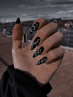 Edgy Nails Acrylic Grunge, Edgy Nails Grunge, Edgy Nail Ideas, Holloween Nails, Black Acrylic Nails, Anime Nails, Stylish Nails Designs, Edgy Nails, Goth Nails