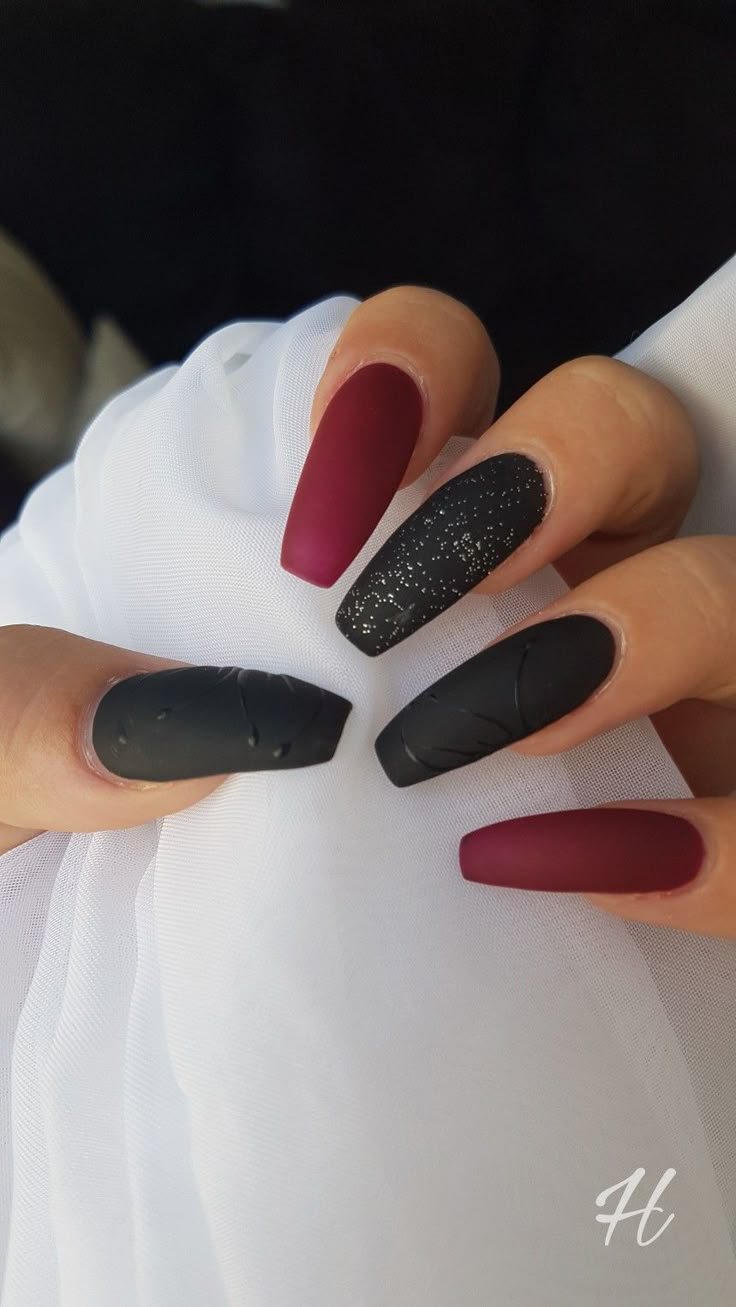 Red And Black Matte Nails Design, Matte Black And Maroon Nails, Red Black Matte Nails, Red And Black Nails With Glitter, Dark Red Nails With Black Design, Black And Red Nails Matte, Short Acrylic Nails Almond Black And Red, Black And Maroon Nail Ideas, Matte Black Fall Nails