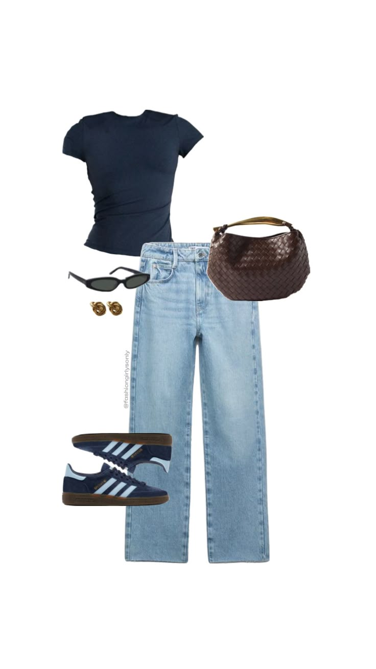 @fashiongirlysonly City Day Outfit, Navy Top Outfit, City Girl Outfits, Crop Tops Cute, Cool City, Essentials Clothing, Cute Summer Tops, Basic T Shirts, Fits Clothes