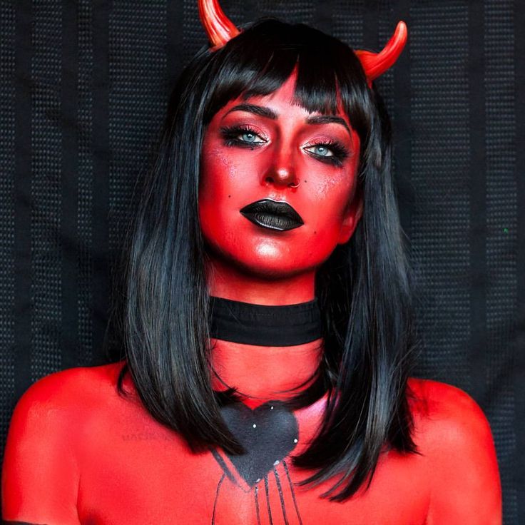 3,405 Likes, 52 Comments - Jessika Petten (@jessikapetten) on Instagram: “Baby's Black Heart, inspired by @amber.carr.art 😈🖤 I've seen a couple adaptations by other makeup…” Hallowing Makeup, Demon Makeup, Devil Woman, Demon Costume, Devil Makeup, Halloween Makeup Diy, Devil Halloween, Devil Costume, Face Art Makeup