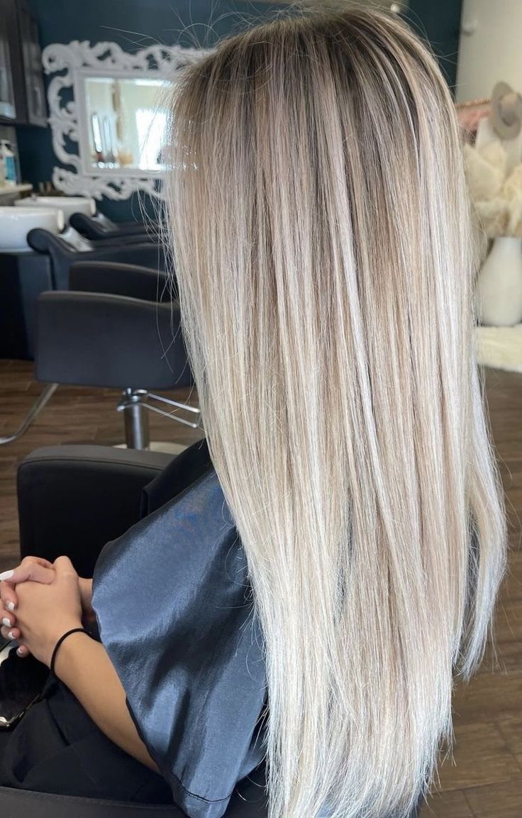 Icy Blonde Hair Cool Skin Tone, Long Platinum Blonde Hair Balayage, Ashy Balayage Blonde, Bright Blonde Dark Roots, Deminsional Blonde Hair, Light Ash Blonde Hair With Highlights, Blonde With Shadow Roots And Lowlights, Platinum Hair With Lowlights, Icy Blonde With Lowlights