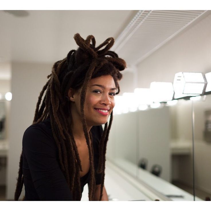 Valerie June, Goddess Locks, Women With Dreadlocks, Free Form Locs, Freeform Locs, Diy Natural Hair, Thick Locs, Locs Natural Hair, Long Dreads