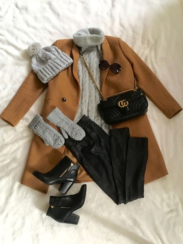 Tan Pea Coat Outfits, Gray And Khaki Outfit, Gray And Camel Outfit, Grey And Beige Outfit, Grey And Camel Outfit, Camel And Grey Outfit, Grey Turtleneck Outfit, Roll Neck Sweater Outfit, Grey Jumper Outfit