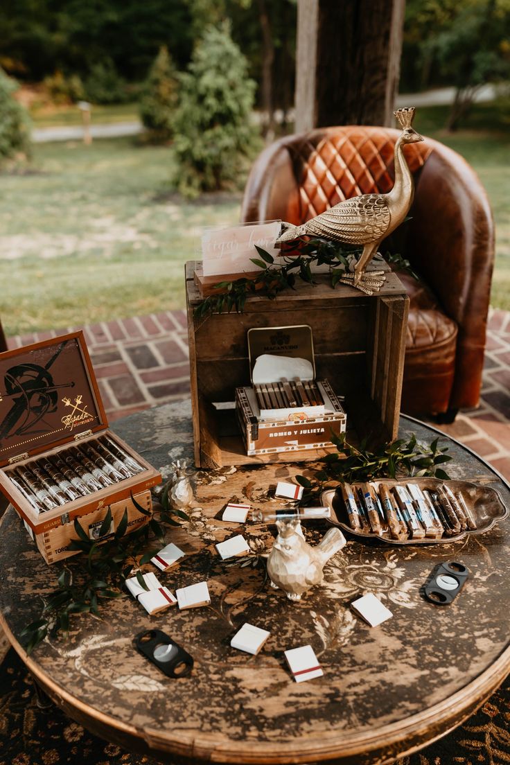 the table is set up with cards and other items for guests to use on their wedding day