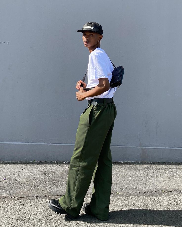 Green Cargo Outfit Men, Green Clothes Aesthetic, Chelsea Boots Outfit, Green Dress Pants, Mens Casual Outfits Summer, Earthy Outfits, Streetwear Fits, Dope Outfits For Guys, Street Style Outfits Men