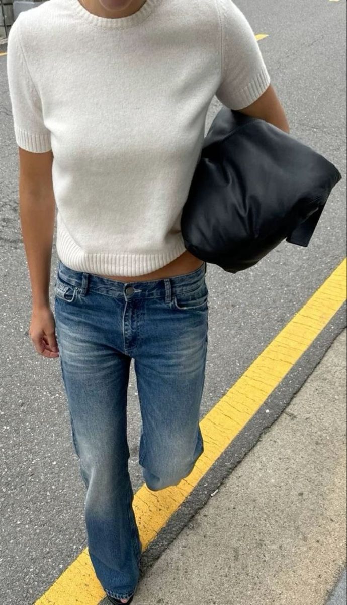 Aesthetic Clothes Outfits, Viral Aesthetic, Workout Inspo, Stockholm Street Style, Autumn Fits, Stockholm Fashion, Fall Fits, Short Sleeve Pullover, Kpop Outfits