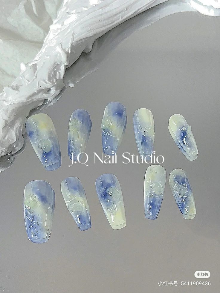 Blue Blush Nails, Chinese Nails, Pale Nails, Indian Nails, Makeup Nails Designs, Wow Nails, Asian Nails, Hello Nails, Vintage Nails