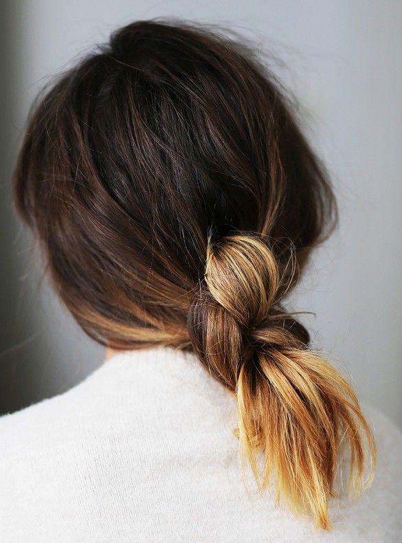 Knotted ponytail Knot Ponytail, Hot Haircuts, Hair Knot, Short Hairstyle, Good Hair Day, Hairstyles Haircuts, Ombre Hair, Gorgeous Hair, Summer Hairstyles