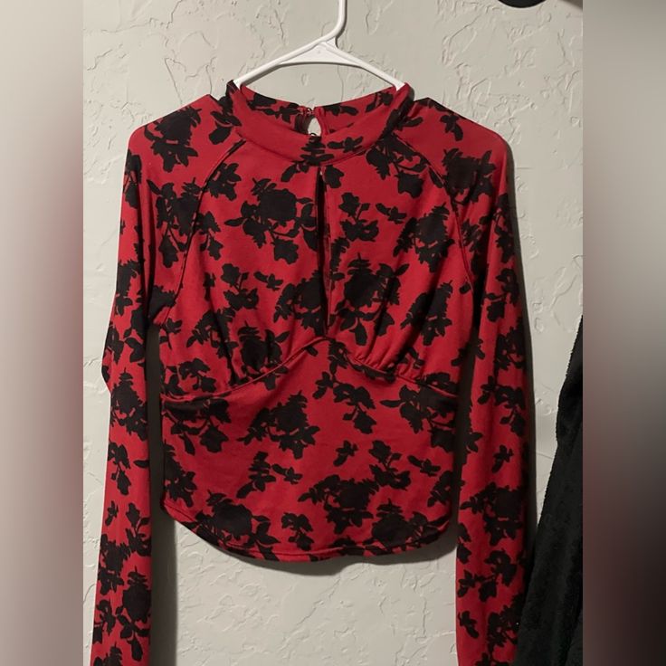 Never Worn! Perfect Condition Red Graphic Print Blouse For Fall, Trendy Printed Red Tops, Trendy Red Printed Top, Fall Floral Print Red Top, Red Fitted Long Sleeve Top, Red Floral Print Tops For Fall, Fall Red Floral Print Tops, Red Printed Tops For Fall, Trendy Fitted Red Shirt