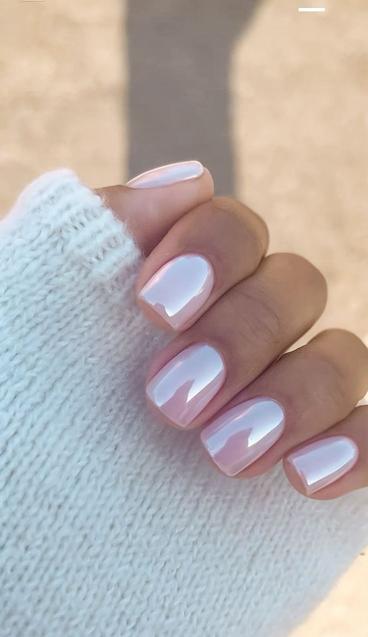 Squoval Tip Nails, Cute Summer Nails Dip Powder, Neutral Nails Acrylic Squoval, Chrome Squoval Nails, New Dip Nail Trends, Neutral Nails Summer 2024, Squavol Nails, Nail Trends 2024 Summer, New Year Manicure