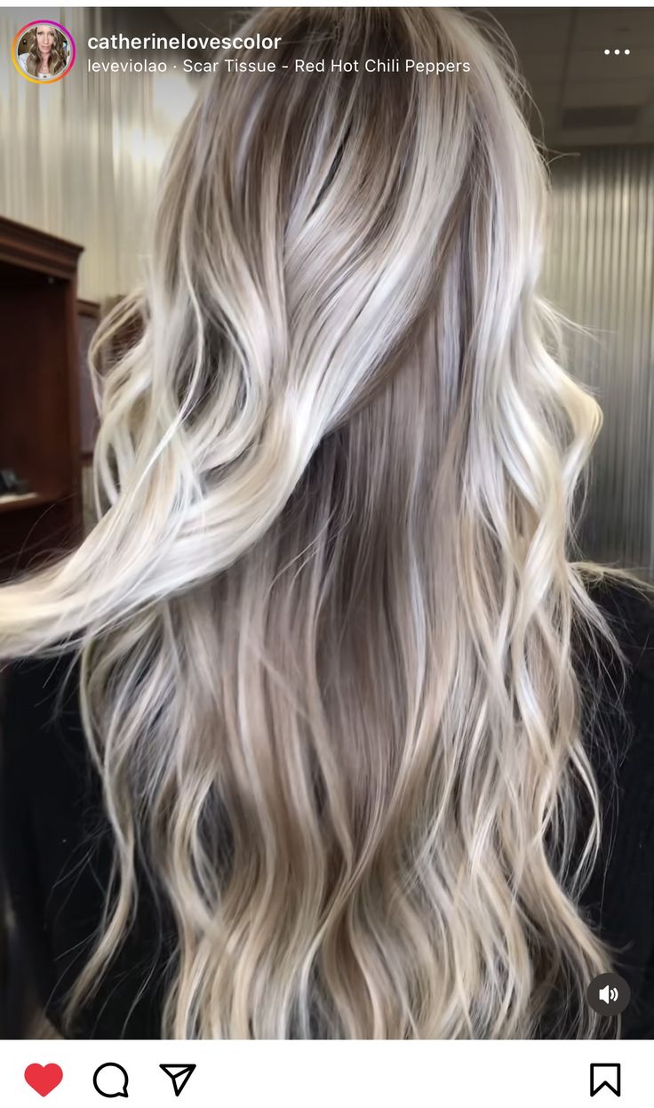 Root Smudge Vs Root Melt, Blonde With Shadow Roots And Money Piece, Long Blonde Hair Aesthetic, Shadow Balayage, Blonde Money Piece Hair, Bright Blonde Hair With Shadow Root, Root Melt Blonde Balayage, Icy Blonde Balayage, Bright Blonde Hair