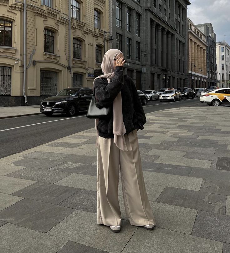 Hijabi Outfits School, Hijabi Aesthetic Outfits, Hijabi Fashion Summer, Son Dongpyo, Modest Winter Outfits, Korea Winter, Outfits Muslim, Hijab Inspiration, Candid Photo