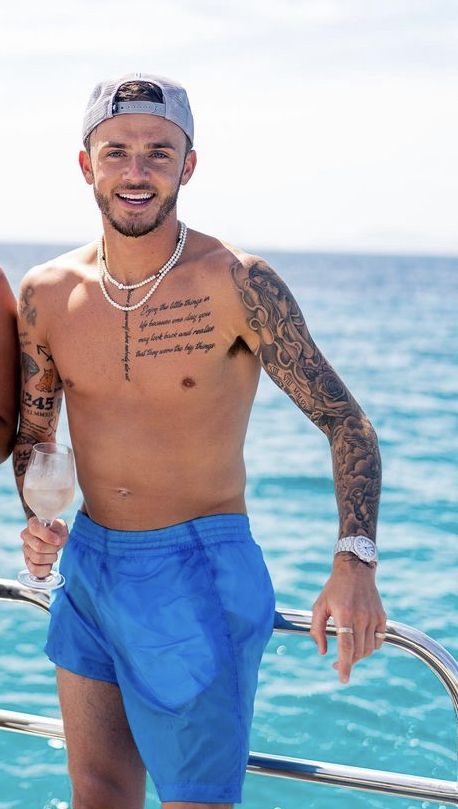 madders 
james maddison 
leicester 
england football 
maddison 10 Footballers With Tattoos, Soccer Players Tattoos, James Maddison Tattoo, Soccer Player Tattoos, Tattooed Man, Chris Evans Shirtless, James Maddison, Soccer Boyfriend, Arm Sleeve Tattoos