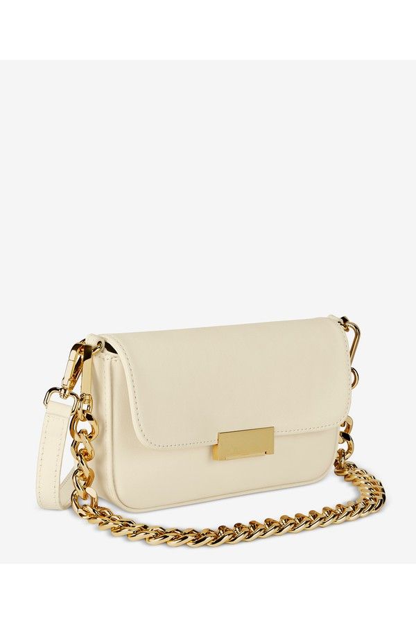 Find GIGI NEW YORK Edie Shoulder Bag on Editorialist. The Gigi New York Edie Shoulder Bag is crafted from European calfskin leather and features a push lock closure. The bag can be worn crossbody, on the shoulder, or as a clutch. It includes an adjustable and detachable leather shoulder strap and a detachable gold chain strap. The bag measures 8 W x 5 H x 1 7/8 D and weighs 1 lb. It also includes a leather slip pocket. Leather Slip Ons, Chain Strap, Gold Chain, Gold Chains, Calf Skin, Shoulder Strap, New York, Shoulder Bag, Chain