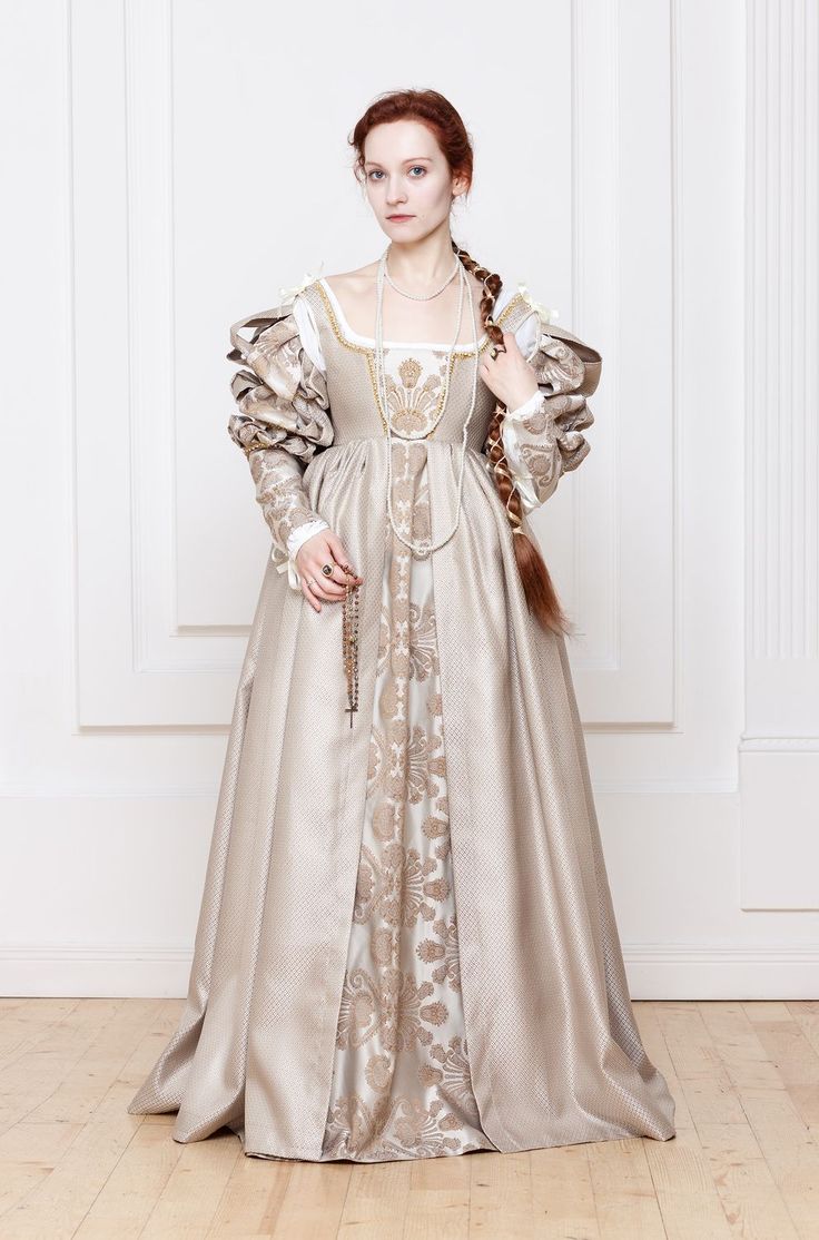 Renaissance Italian woman dress 15th 16th century by RoyalTailor Lucrezia Borgia Renaissance Dress 1490s Italian Fashion, 1400s Dresses, White Women Dresses, 18th Century Dress, Chemise Dress, Century Dress, Golden Dress, Dress Sketches, Medieval Dress