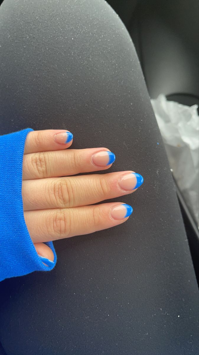 Color French Gel Nails, Gel Nails Ideas No Tips, Electric Blue French Tip Nails Almond, Back To School Nails Dip Short, Preppy Winter Nails Short, Nail Ideas Acrylic Back To School, Cute Nails Blue French Tip, Simple Summer Nails No Design, Cute Nail Ideas For Spring French Tip