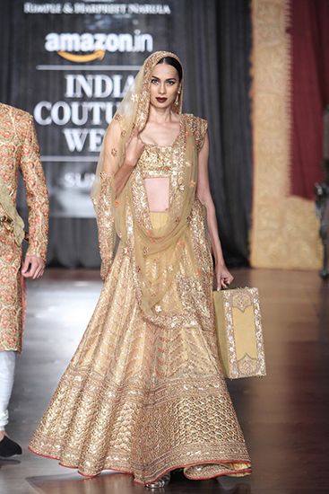 Rimple & Harpreet Narula - Amazon India Couture Week 2015 Rimple Harpreet Narula, Rimple Harpreet, Rimple And Harpreet Narula, Asian Inspired Wedding, Gold Lehenga, Wedding Dresses Indian, Bridal Lehenga Collection, Indian Wedding Decor, Designer Bridal Lehenga