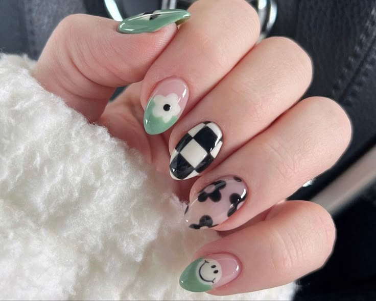 Checkered Nails, Boho Nails, Simple Gel Nails, Casual Nails, Pretty Gel Nails, Cute Gel Nails, Elegant Nails, Minimalist Nails, Funky Nails