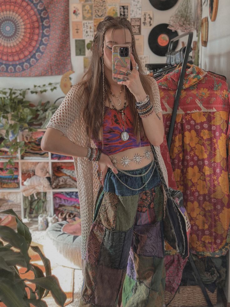 Stile Hippie Chic, Surfergirl Style, Looks Hippie, Moda Hippie, Look Boho Chic, Hippie Lifestyle, Fest Outfits, Estilo Hippy, Mode Hippie