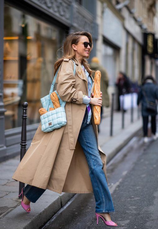 PADDED CASSETTE BAG | BOTTEGA VENETA - Blog - Alexandra Lapp Alexandra Lapp, Bottega Veneta Cassette Bag, Padded Cassette Bag, Designer Inspired Handbags, Plaid Trench Coat, Jacquemus Bag, Street Style Bags, Bag Outfit, Street Style Paris