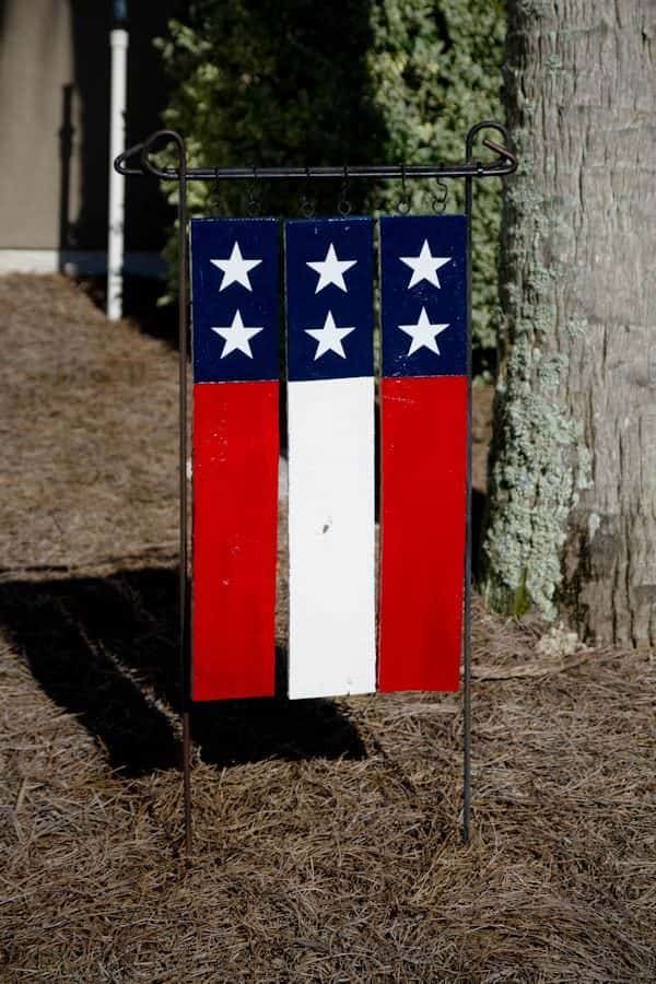 an outdoor usa pallet garden flag