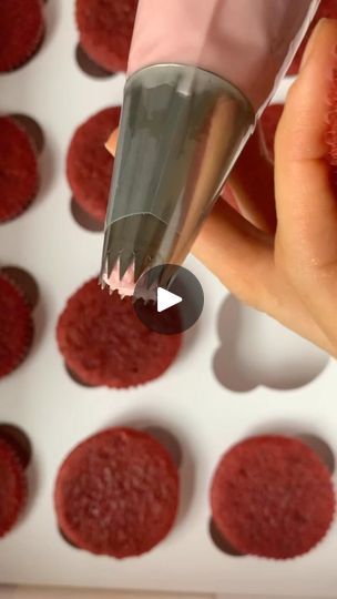 Piping Buttercream, Cupcake Piping, Cupcake Tutorial, Buttercream Cupcakes, Sugar Plum Fairy, Cupcake Decorating, Piping Tips, Sugar Plum, Facebook Reels