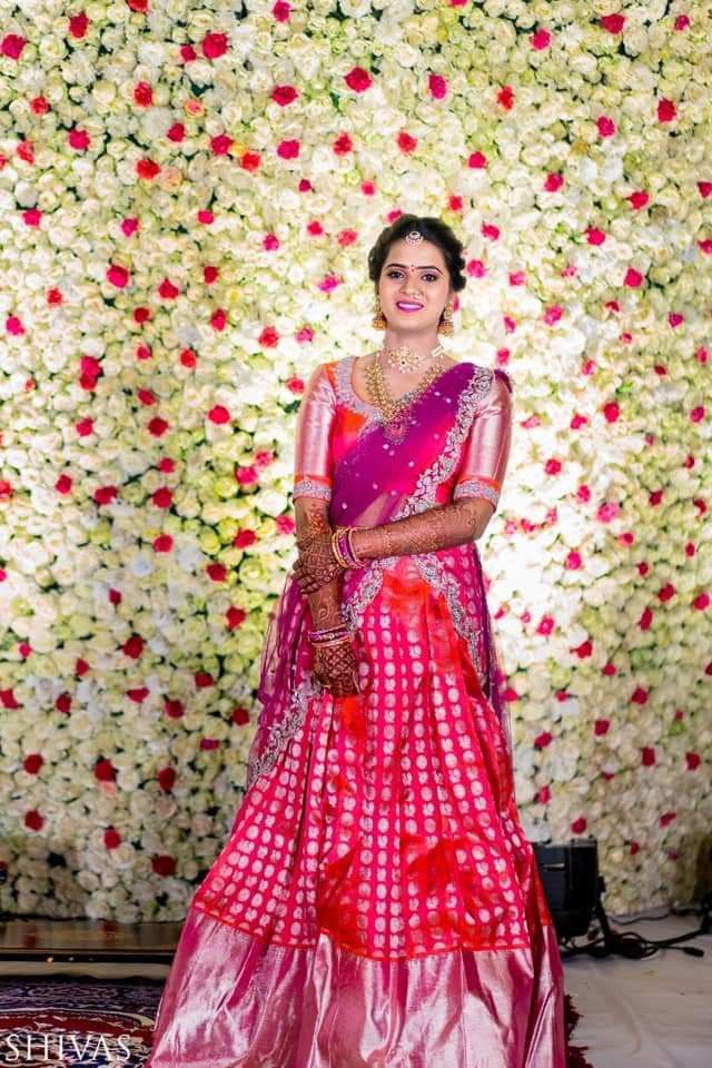 Marriage Saree, Pastel Backdrop, Long Frocks Designs, Butterfly Hairstyle, Half Saree Function, Langa Voni, Bridal Lehenga Online, Lehenga Crop Top, Camera Pictures