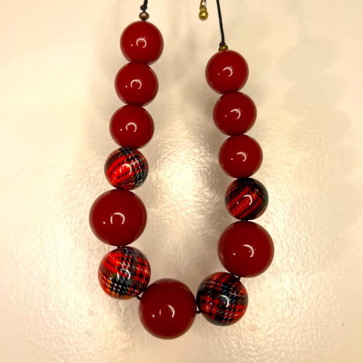 Gorgeous Solid Red And Red Plaid Large Beaded Necklace. Adjustable Red Necklace For Holiday, Red Wooden Beaded Necklaces For Gifts, Red Wooden Beaded Necklaces As Gifts, Red Wooden Bead Necklace As Gift, Red Wooden Beaded Necklaces, Red Necklace With Wooden Beads, Red Wooden Beads Round Necklace, Red Wooden Beaded Necklace, Red Wooden Beads For Gift