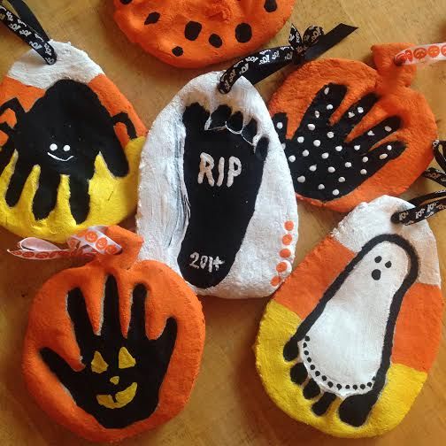 halloween decorations made to look like mittens and gloves