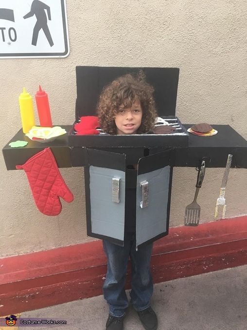 This is my son Michael. I got the idea from my sons Litte Tykes BBQ grill. I was trying to think of something original, and thought...Why not!!! It's made from cardboard, paint, and a few Dollar Store items. Grill Costume Diy, Grill Master Costume, Cardboard Box Costumes, Fairy For Halloween, Original Costume Ideas, Raccoon Costume, Creative Halloween Costumes Diy, Think For Yourself, Themed Halloween Costumes