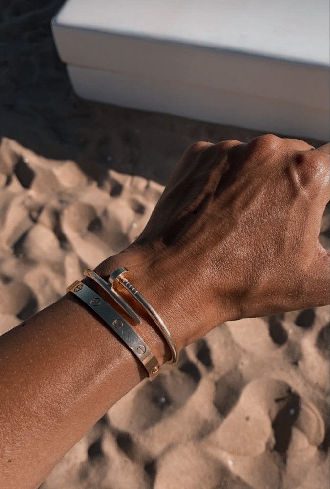 Cool Mens Bracelets, Mens Luxury Lifestyle, Mens Cuff Bracelets, Streetwear Jewelry, Bangle Bracelet Gold, Accessories Outfit, Mens Silver Jewelry, Men Stylish Dress, Mens Gold Bracelets