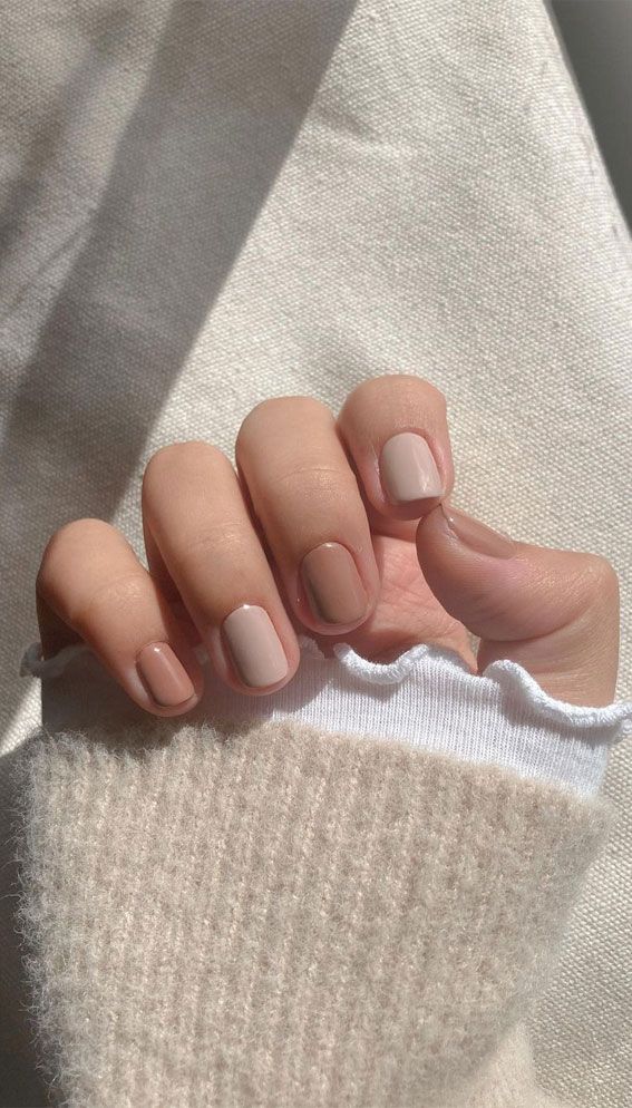 Nail Inspo Nude Colors, Omg Nail Polish Colors, Nail Polish Color Ideas, Nude Color Nail Polish, Nude Nails Color, Aesthetic Nail Polish Colors, How To Mix Nail Polish Colors, Mix Color Nails, Color Manicure