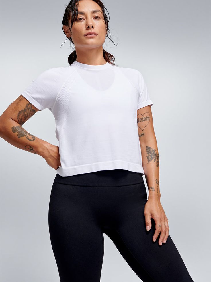 HERE TODAY Cropped Tee White – LNDR US Less But Better, Organic Bag, Signature Styles, Corn On Cob, White Sports Bra, Cropped Tee, Seamless Leggings, Eco Conscious, Navy Color