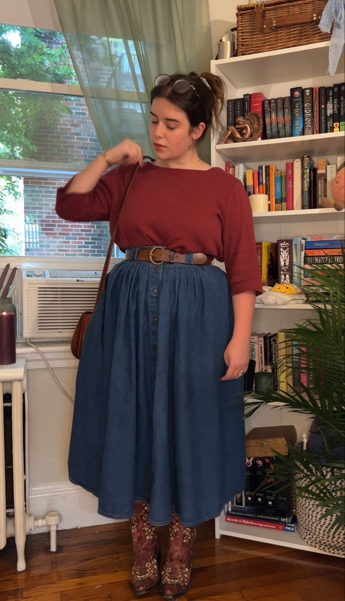 Midi Skirt Outfit Fall Plus Size, Style Ideas Plus Size, Fall Midi Skirts, Fall Outfits Women Plus Size 2024, Cottagecore Aesthetic Outfits Plus Size, Plus Size Hobbit Outfit, Fall Teacher Outfits Plus Size, Nuteral Outfit, Preschool Teacher Outfits Plus Size