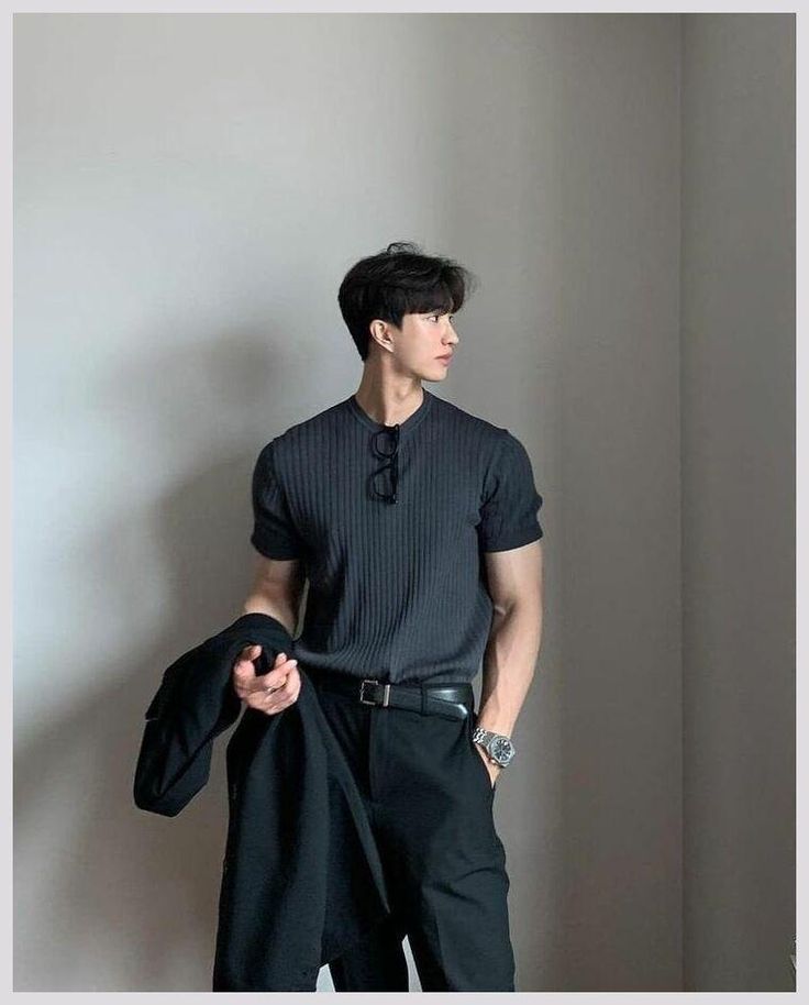 [SponsoredPost] 78 Trendiest Trouser Pants Outfits Tips You'll Want To Use This Season #trouserpantsoutfits Outfits Quotes, 사진 촬영 포즈, Outfits Hombre, Mens Casual Dress Outfits, Men Stylish Dress, Guys Clothing Styles, Cool Outfits For Men, Mens Casual Dress, Men Fashion Casual Outfits