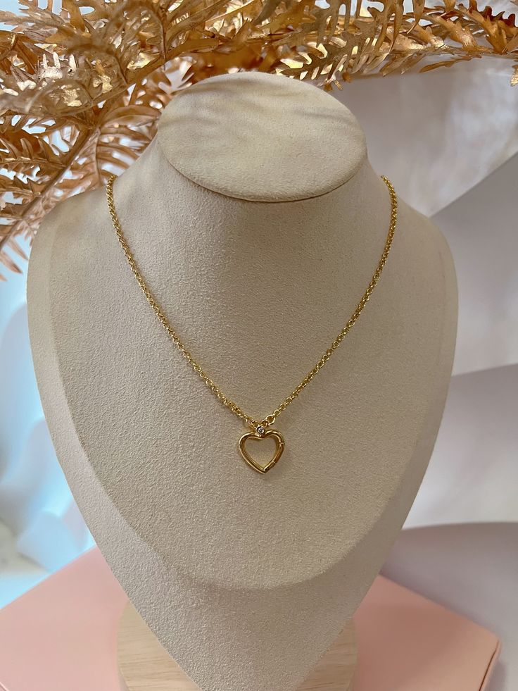 Dainty Rolo Chain Charm Necklace - Camillaboutiqueshop Matching Couple Rings, Heart Clip, Clover Jewelry, Picture Necklace, Ring Bracelet Chain, Jewelry Picture, Clover Necklace, Custom Name Necklace, Custom Earrings