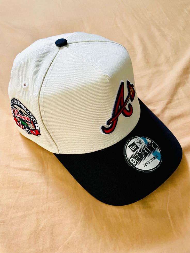 Custom Fitted Hats, Hat Club, Hat Ideas, Keyboard Shortcuts, Mens Fashion Streetwear, New Era Cap, Accessories Fashion, Cool Hats, Fashion Streetwear