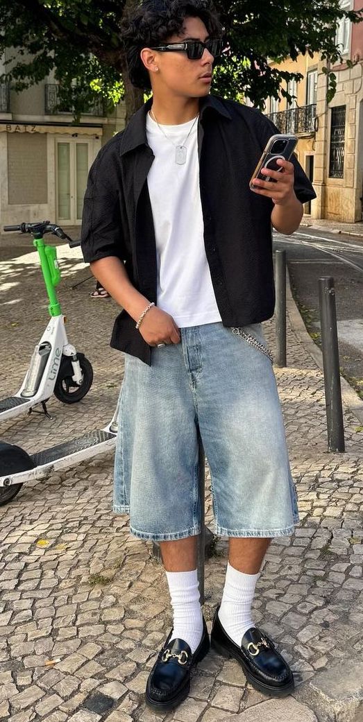 Basic Mens Outfits Summer, Mens Summer Outfits 2024 Streetwear, Fashion Outfits Men Summer, Outfit For Short Guys, Jort Outfits Men, Jorts Outfit Ideas, Short Guy Fashion, Men Jorts Outfits, Summer Aesthetic Men