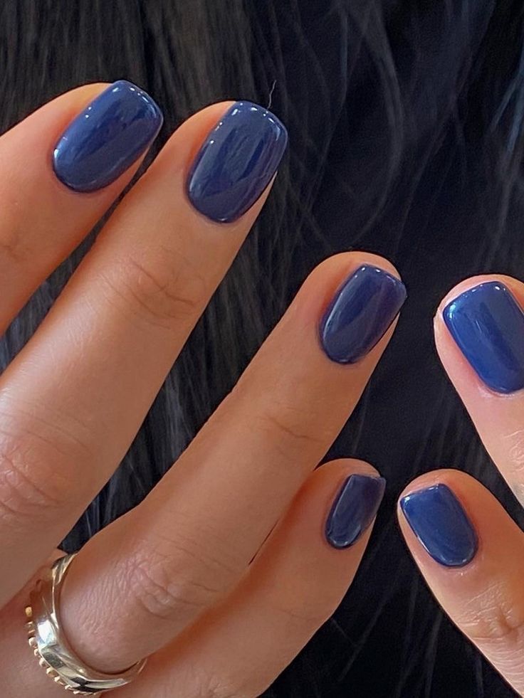 Nail Ideas No Extension, Simple Polished Nails, Soft Square Nails Short, Simple Minimalist Nail Art, Aesthetic Short Gel Nails, Navy Nails Gel, Dipped Manicure Ideas, Naive Blue Nails, Navy Gel Nails Short